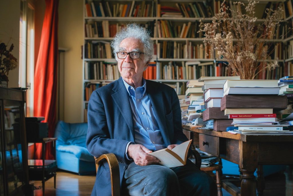 Carlo Ginzburg: académicos del Instituto de Historia UC señalan importancia de la obra del historiador italiano
